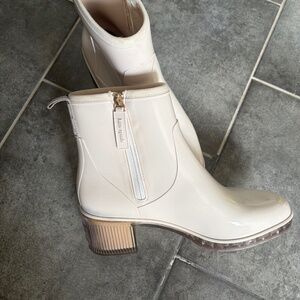 New brand new or slightly used boots/sneakers